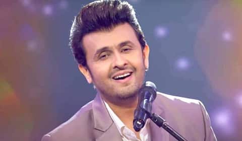 பாலிவுட் பாடகருடன் வலுக்கட்டாய செல்பி எடுக்க முயன்று கைதான எம்எல்ஏ மகன்