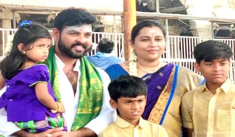 திருச்செந்தூரில் விமல் சாமி தரிசனம்