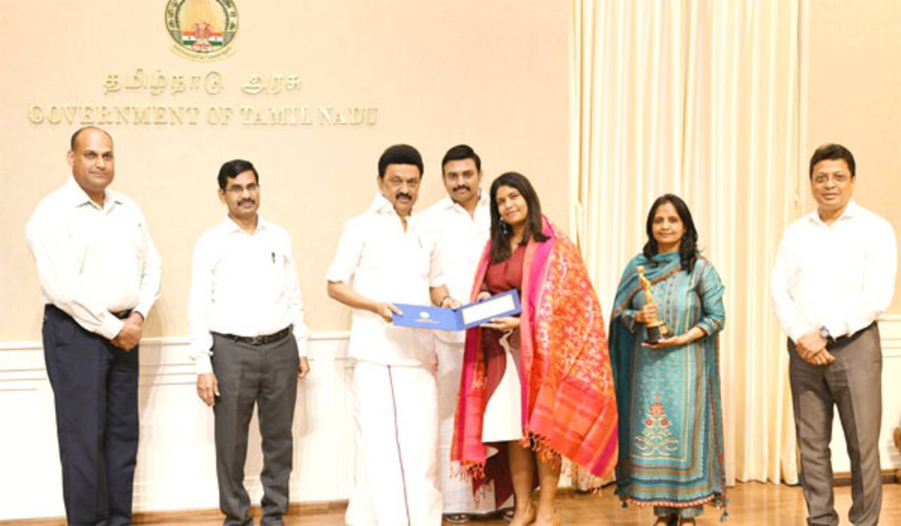 ஆஸ்கர் பெண் இயக்குனருக்கு முதல்வர் ஸ்டாலின் பாராட்டு
