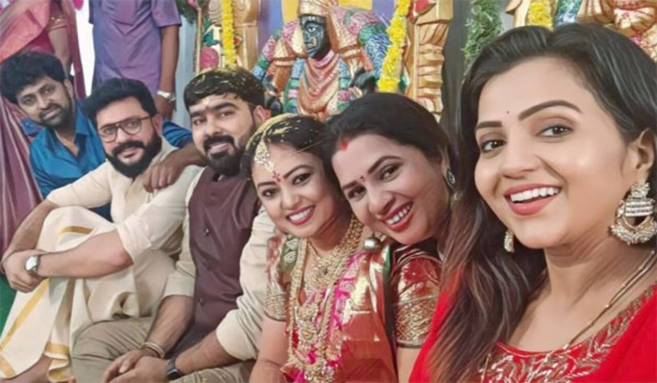 44 வயதில் திருமணம்? - வைரலாகும் அருவி சீரியல் நடிகையின் புகைப்படங்கள்