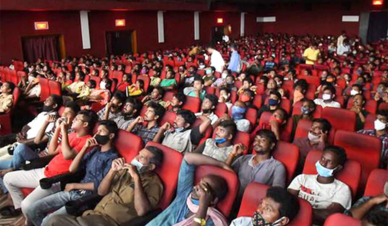 தியேட்டர்களில் மாஸ்க் அணிவது கட்டாயமாகிறது
