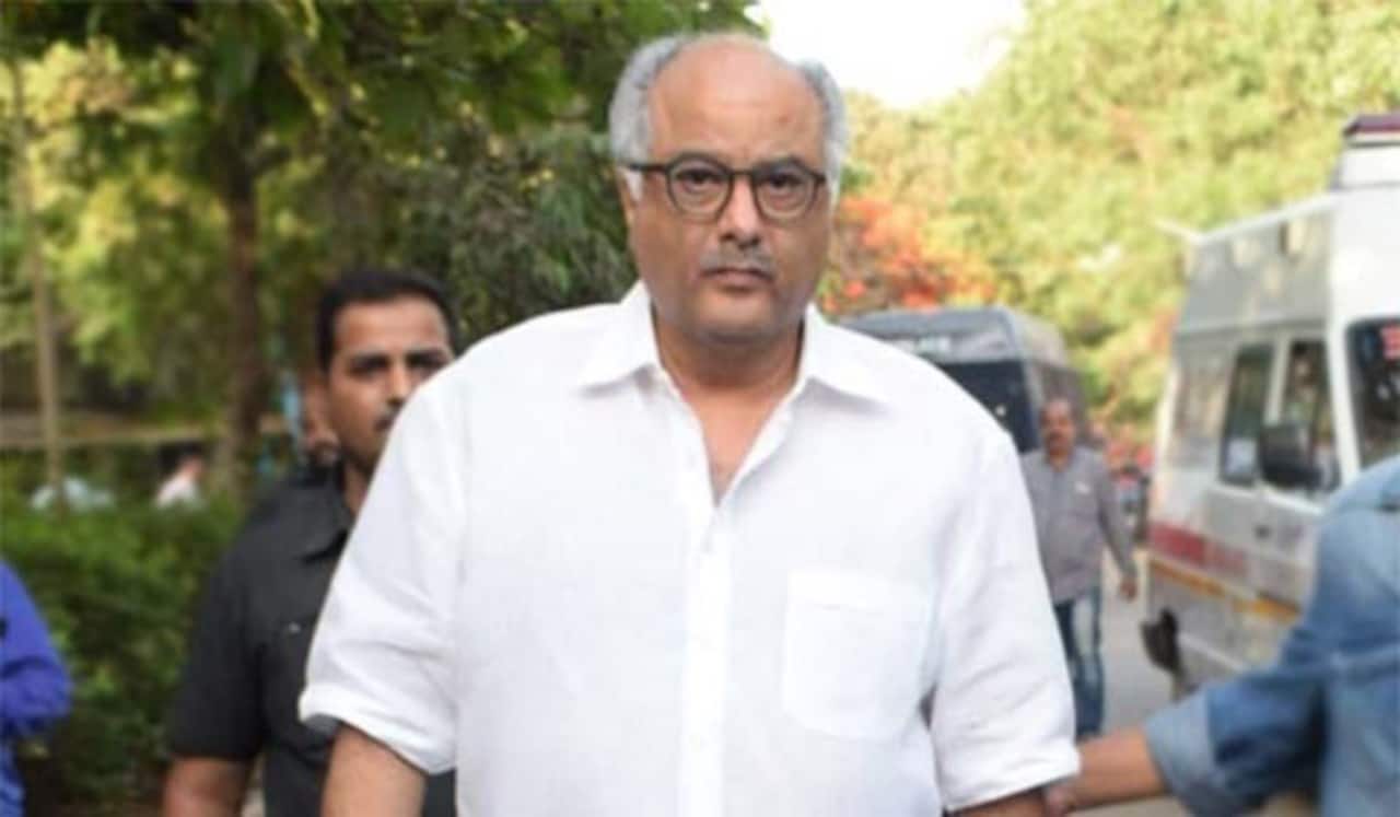 போனிகபூரின்  39 லட்சம் மதிப்பிலான வெள்ளிப் பொருட்களை பறிமுதல் செய்த போலீசார்!