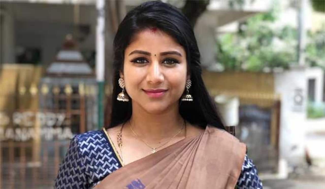 நடிக்க வருவதற்கு முன் ஆல்யா மானசா என்ன வேலை செய்தார் தெரியுமா?