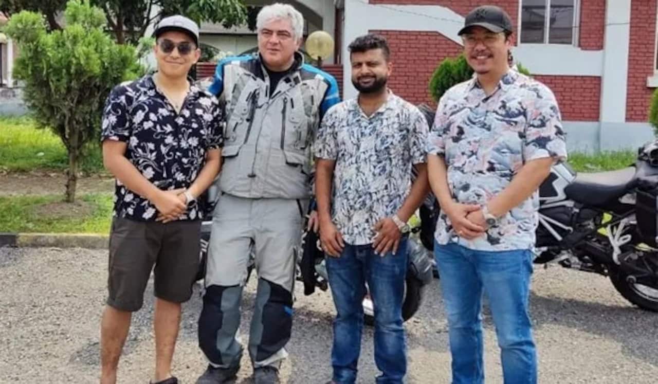 நேபாளத்தில் பைக் டூரில் அஜித்