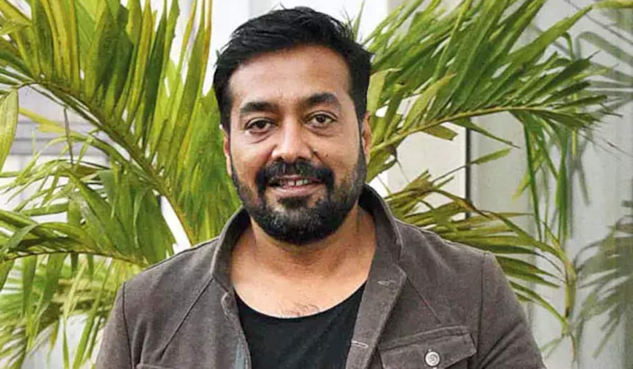 விஜய் சேதுபதிக்கு வில்லனாகும் ஹிந்தி பட இயக்குனர்