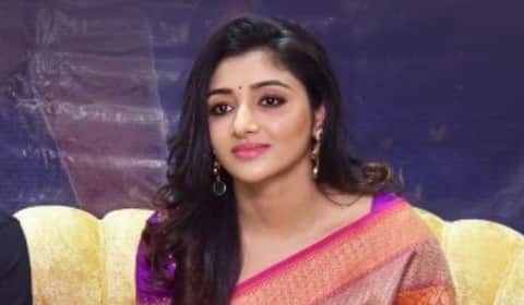 திடீர் வெளிச்சத்தால் பிரபலமாகும் மிர்னா மேனன்