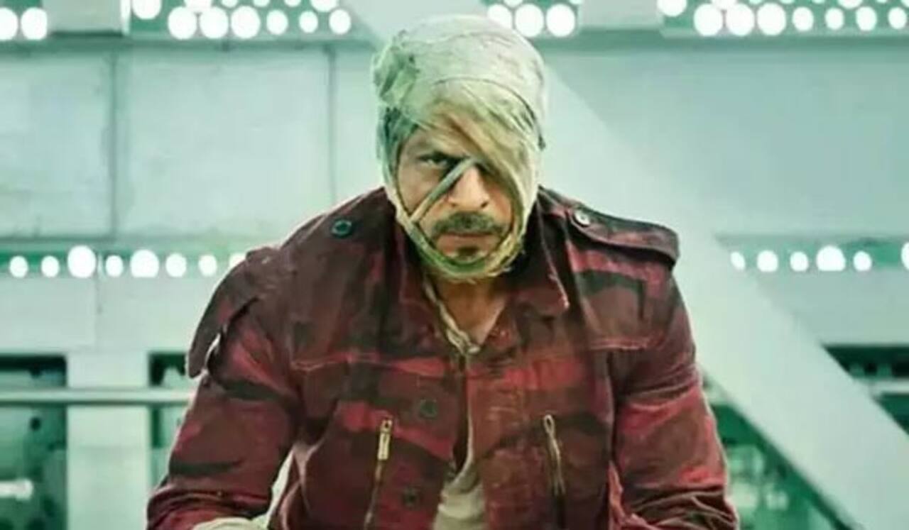 தள்ளி போகும் ஷாருக்கான் படம்!