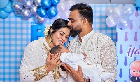 குழந்தையின் முகத்தை ரசிகர்களுக்கு காண்பித்த பூர்ணா!