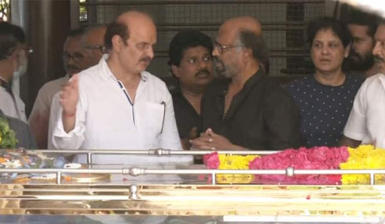நான் சிகரெட் பிடித்ததை கண்டித்தவர் சரத்பாபு : ரஜினி உருக்கம்