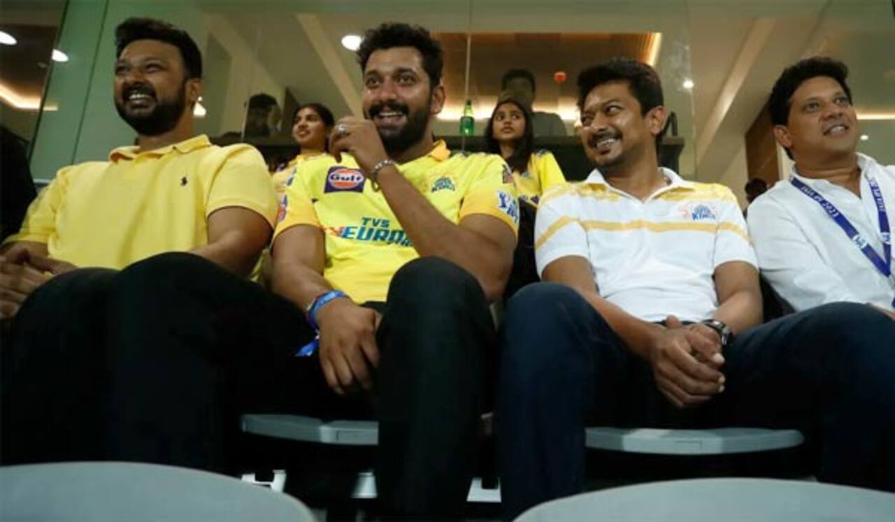 ஹேப்பி பிரதர்ஸ் டே : அருள்நிதி வெளியிட்ட போட்டோ
