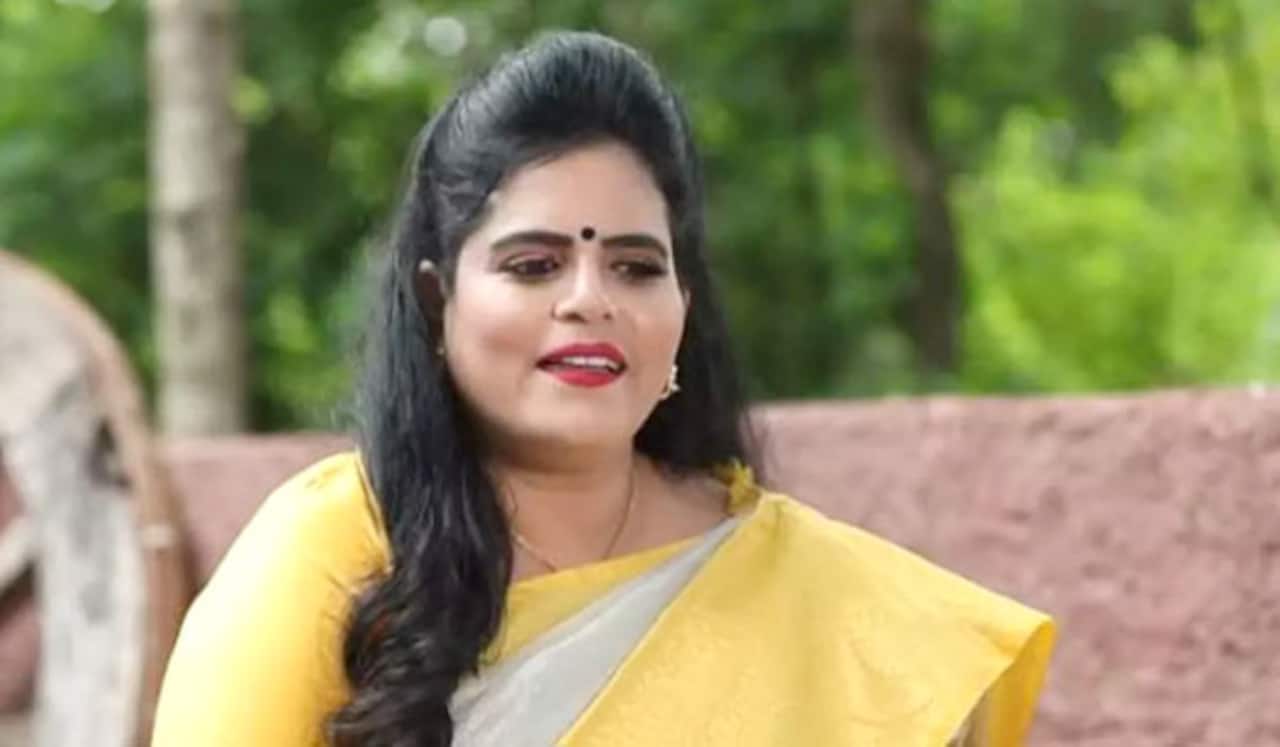 தெலுங்கு நடிகை கராத்தே கல்யாணிக்கு தடை