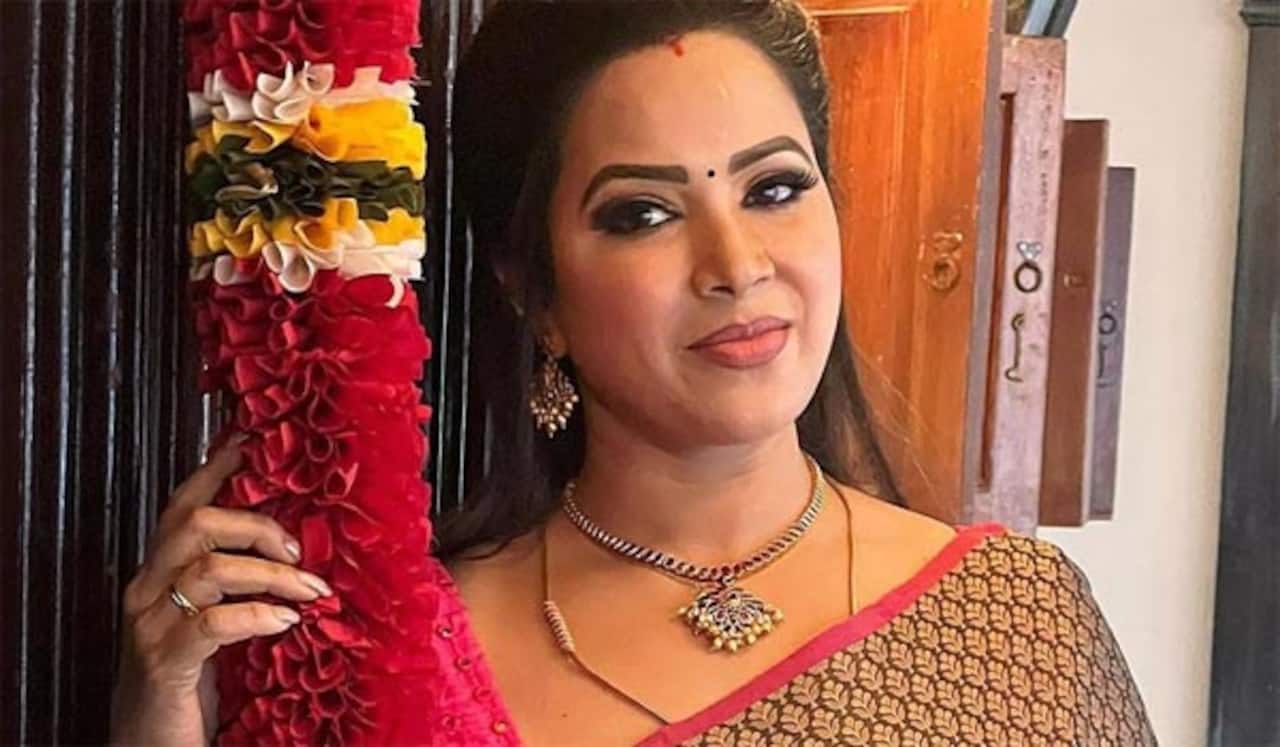 சீரியல் நடிகை வீட்டில் செருப்பு திருட்டு! அதை வச்சு என்ன பண்ணுவாங்க?