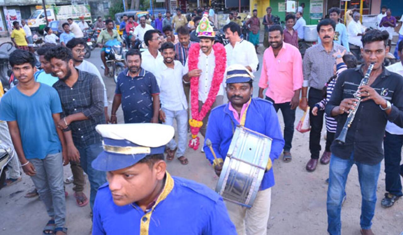 டக்கர் ரசிகர்களுக்கு நிறைவு தரும் படமாக எடுக்கப்பட்டுள்ளது : சொந்த ஊரில் இயக்குனர் பேச்சு