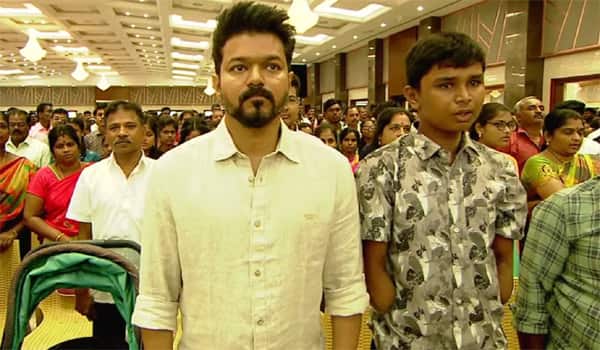 ஓட்டுக்கு பணம் வாங்க வேண்டாம் என பெற்றோரிடம் சொல்லுங்க : மாணவர்கள் மத்தியில் விஜய் பேச்சு