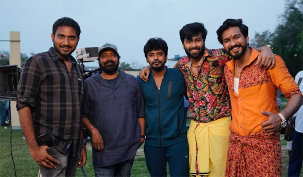 ஹாரிஸ் ஜெயராஜ் இசையில் “மக்கா மக்கா” ஆல்பம்  பாடல்