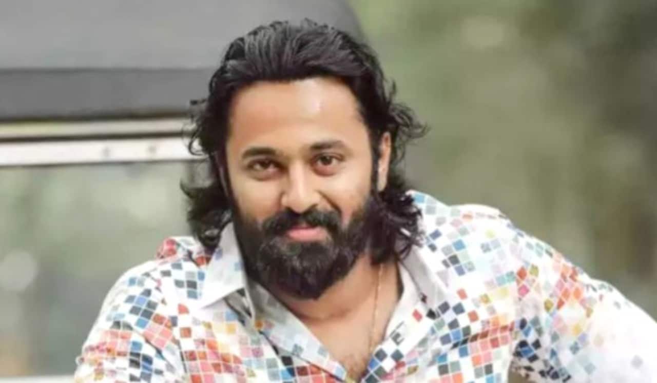 உன்னி முகுந்தன் மீதான வழக்கு விசாரணையை நிறுத்தி வைத்த நீதிமன்றம்