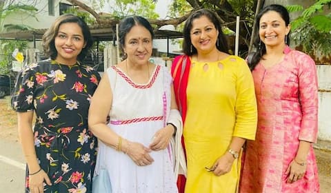 தெய்வமகள் சீரியல் நடிகர்களின் ரீ-யூனியன் போட்டோஸ்!