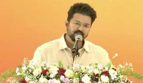 அசுரன் படம் எனக் குறிப்பிட விஜய் தயக்கம்; தனுஷ் ரசிகர்கள் வருத்தம்