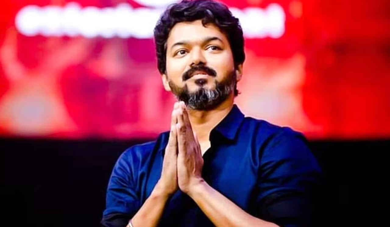 நாளைய முதலமைச்சர் - விஜய் ரசிகர்கள் ஒட்டும் போஸ்டர்கள்