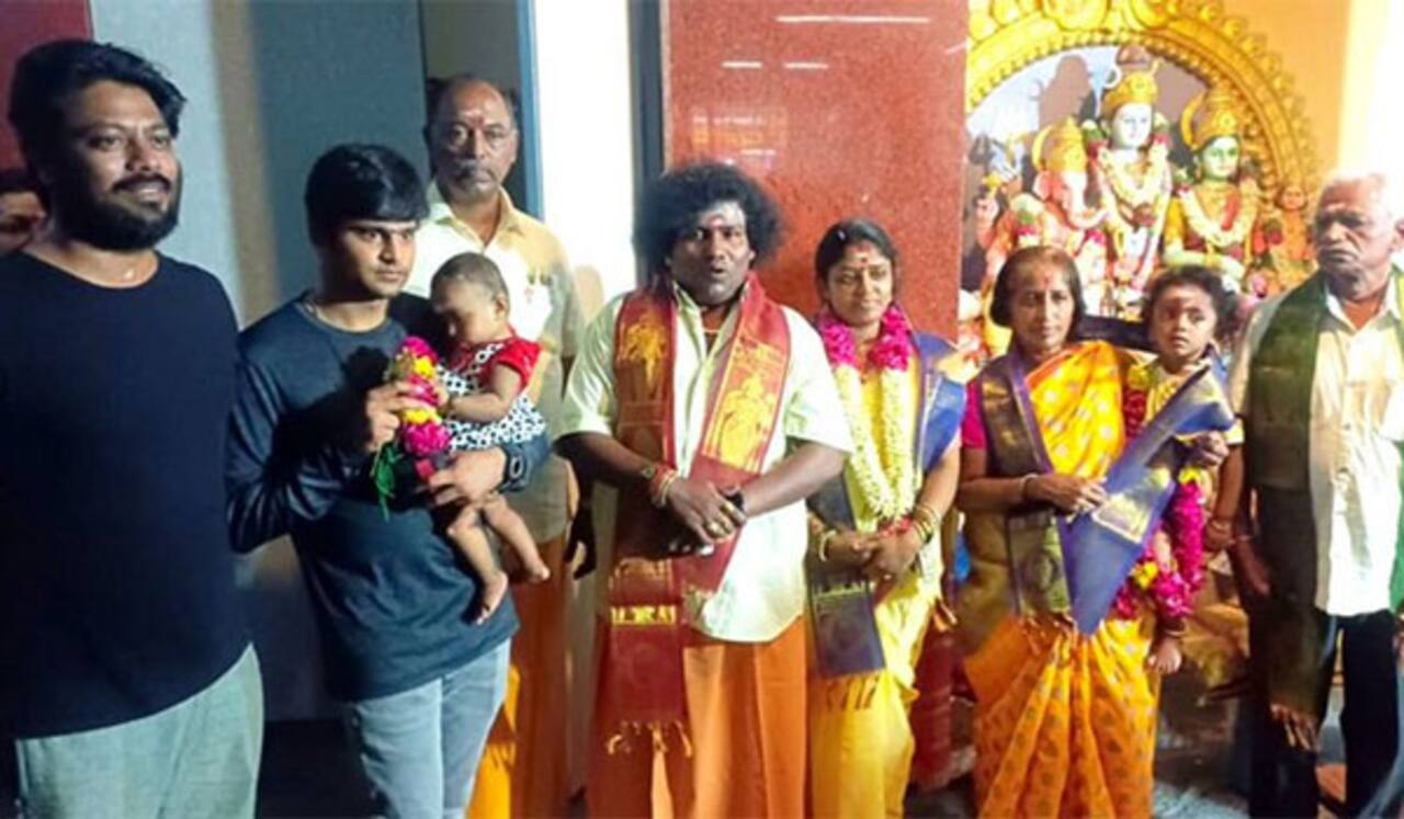 146 அடி உயர முருகனை தரிசித்த யோகிபாபு