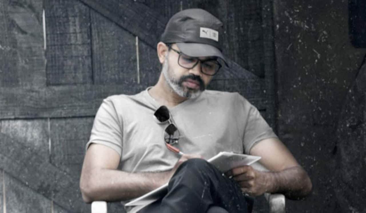 தயாரிப்பாளருக்காக தெலுங்கில் கதை மட்டுமே எழுதும் பிரசாந்த் நீல்