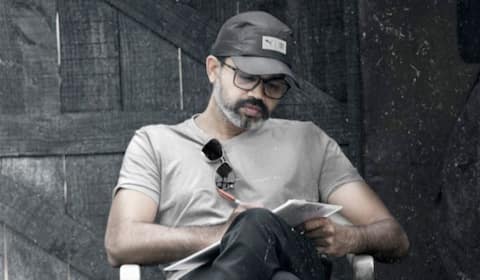தயாரிப்பாளருக்காக தெலுங்கில் கதை மட்டுமே எழுதும் பிரசாந்த் நீல்