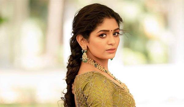 அப்பா படத்தில் நடிக்க ஆசை: அதிதி ஷங்கர்