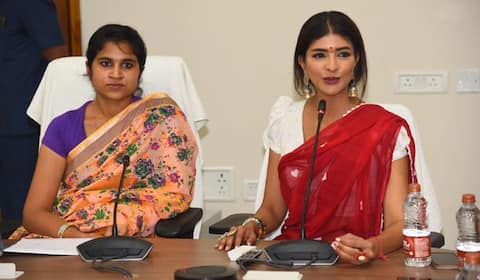 167 பள்ளிகளை தத்தெடுத்த லட்சுமி மஞ்சு