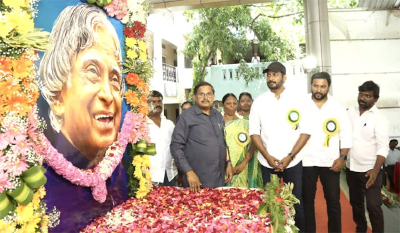 அரசியல்வாதி நடிகனாகும்போது, நடிகன் அரசியலுக்கு வரக்கூடாதா? : விஷால்