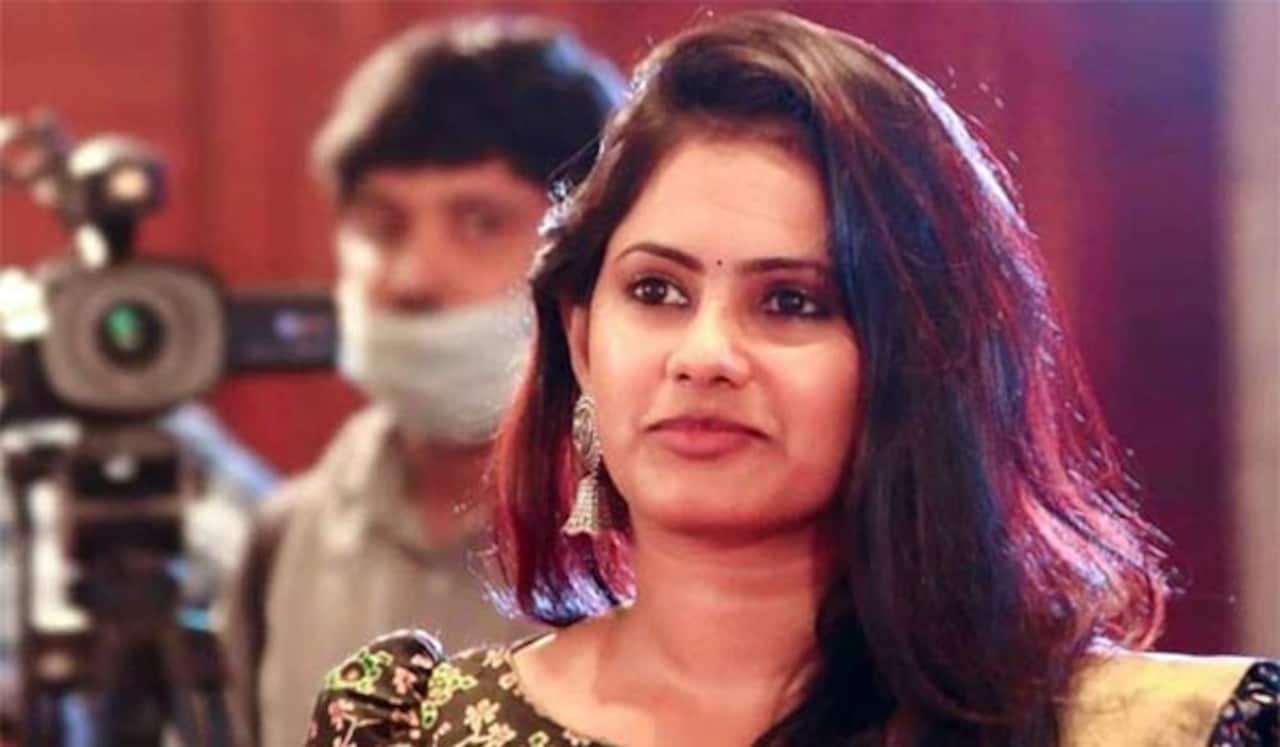 17 வயதில் திருமணம் ஒரே வருடத்தில் விவாகரத்து : எதிர்நீச்சல் போட்டு சாதித்த ரேகா நாயர்