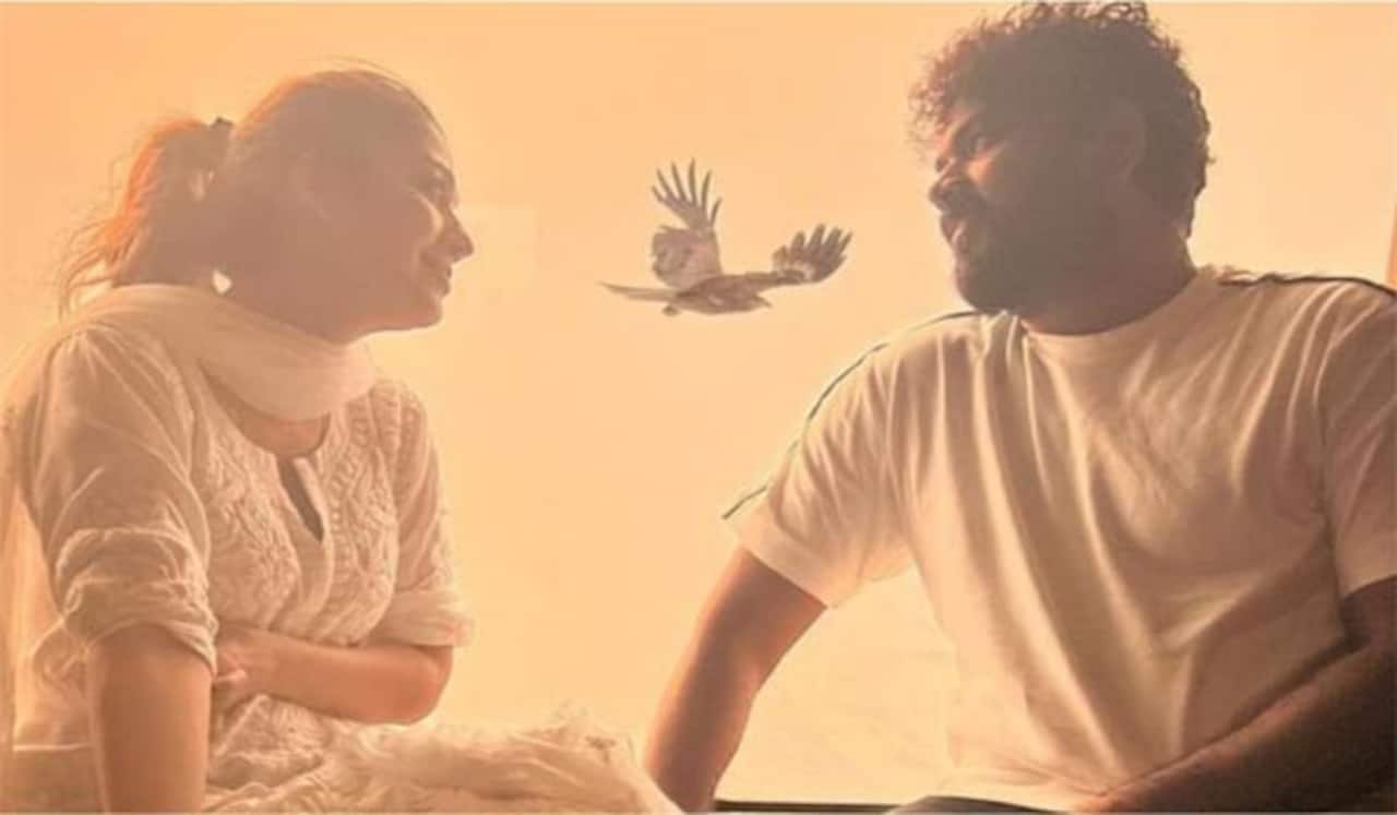 அன்பை மட்டும் அள்ளி வீசும் வீடு! நயன்தாராவுடன் எடுத்துக் கொண்ட கியூட் புகைப்படத்தை வெளியிட்ட விக்னேஷ் சிவன்!