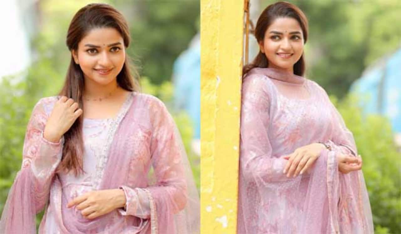 சீரியல் நடிகை நித்யா ராமின் கியூட் கிளிக்ஸ்