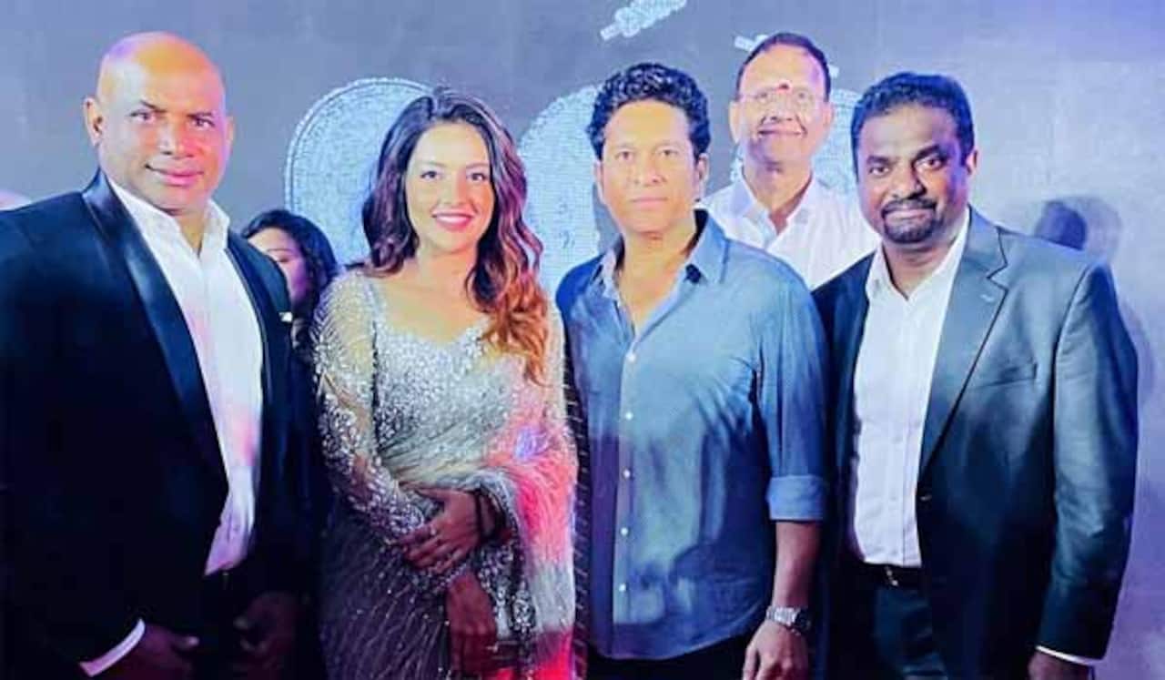 ஒரே மேடையில் சச்சின், முரளிதரன், ஜெயசூர்யா… மகிமா நம்பியார் மகிழ்ச்சி