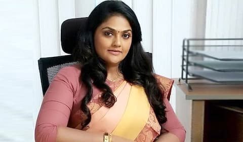 நிரோஷா வீட்டில் ஆவணங்கள் திருட்டு : போலீசில் புகார்