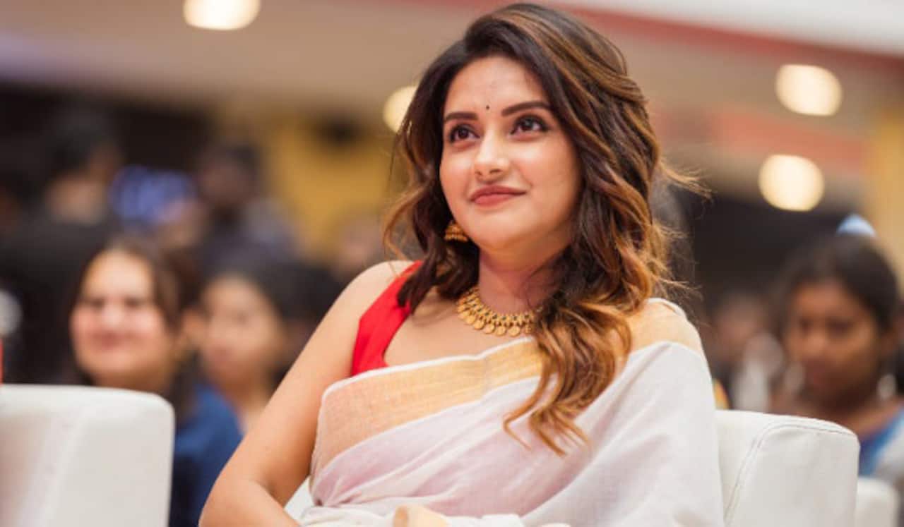 33 நாட்களில் 3 படங்கள் ரிலீஸ் : மீண்டும் பிஸியான மகிமா நம்பியார்