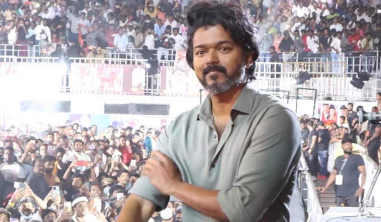 அரசியலில் குதிக்க தீவிரம்: பெண்களை திரட்டும் விஜய்