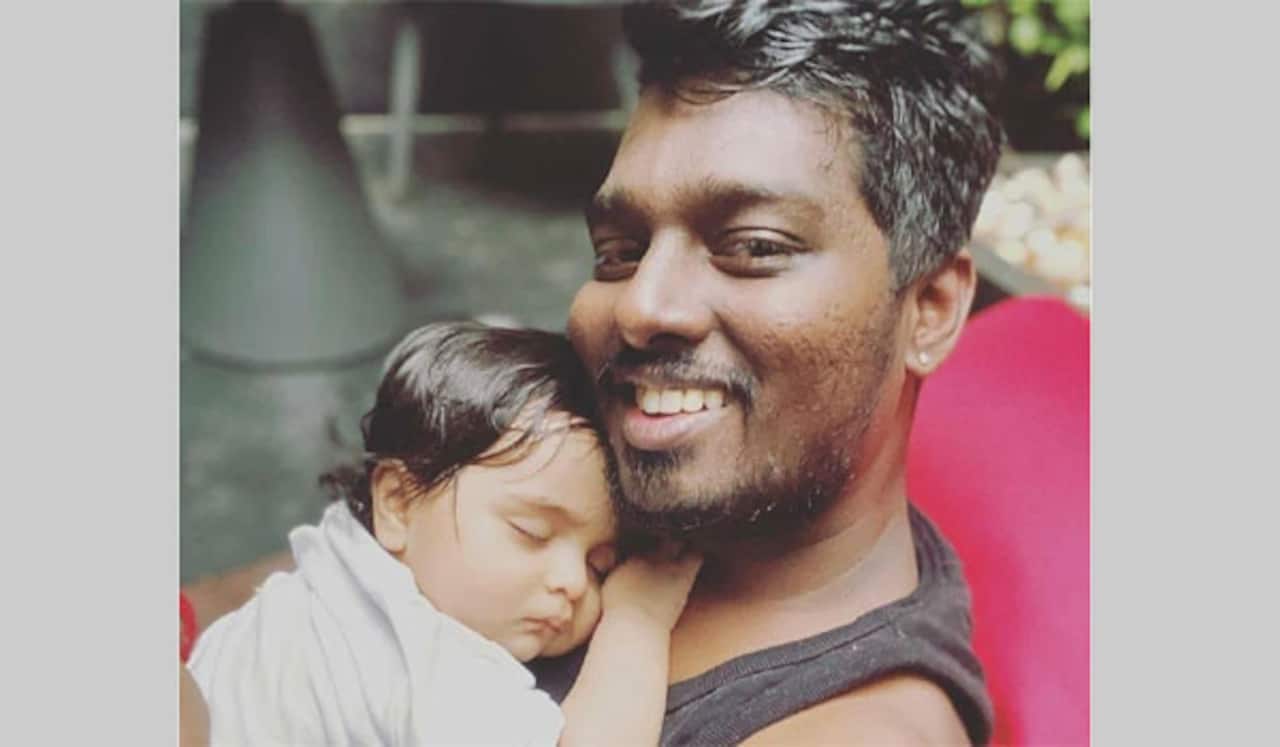 ஜவான் ரிலீஸ் ஆனதும்  மகனின் முகத்தை காண்பித்த இயக்குனர் அட்லி!