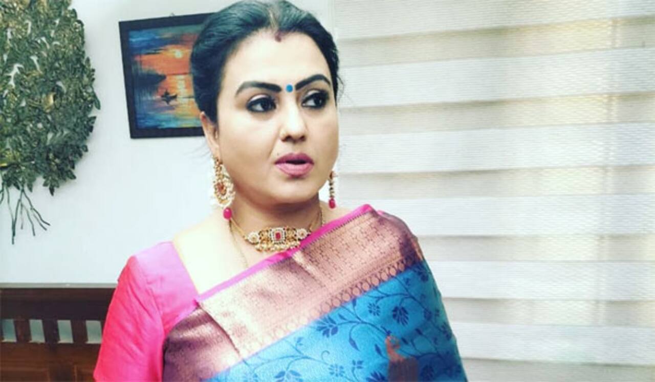 சொந்த வாழ்க்கையை வெப் தொடராக தயாரித்து, இயக்கும் சோனா