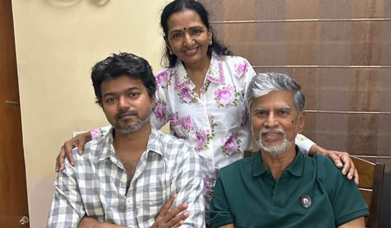 அப்பாவுக்கு அறுவை சிகிச்சை : நேரில் சந்தித்து நலம் விசாரித்த விஜய்