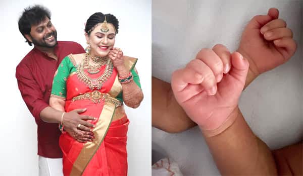 இரட்டை நிலவுக்கு தாயான ஸ்வேதா