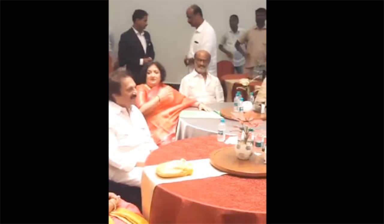 பேரனின் காது குத்து  நிகழ்ச்சியில்  குடும்பத்தினர் உடன் கலந்து கொண்ட ரஜினி