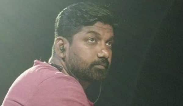 ஈரமான ரோஜாவே 2-வில் மீண்டும் இயக்குநர் மாற்றம்