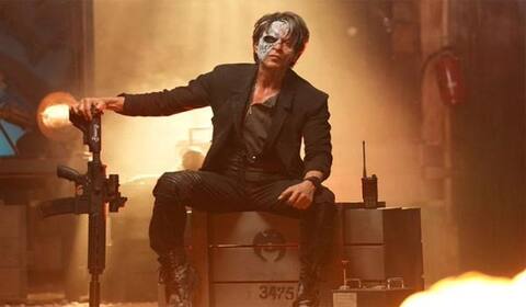 இந்தியாவில் ஹிந்தியில் மட்டும் 500 கோடி கடக்கும் ஜவான்