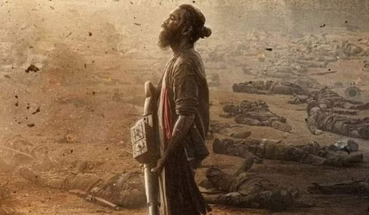 கேப்டன் மில்லர் படத்தில் மூன்று தோற்றத்தில் தனுஷ்