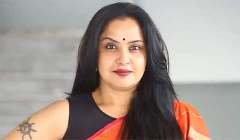 47 வயதில் இரண்டாவது திருமணமா?  - நடிகை பிரகதி கோபம்