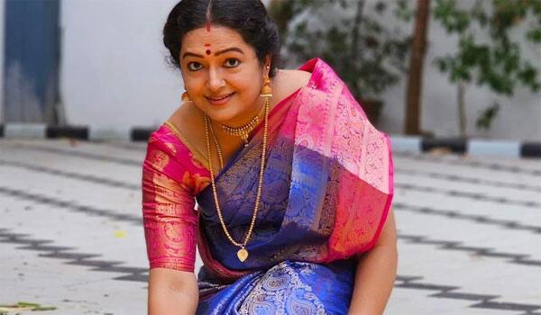 ‛பாண்டியன் ஸ்டோர்ஸ் 2வில் என்ட்ரி கொடுத்த காயத்ரி ப்ரியா
