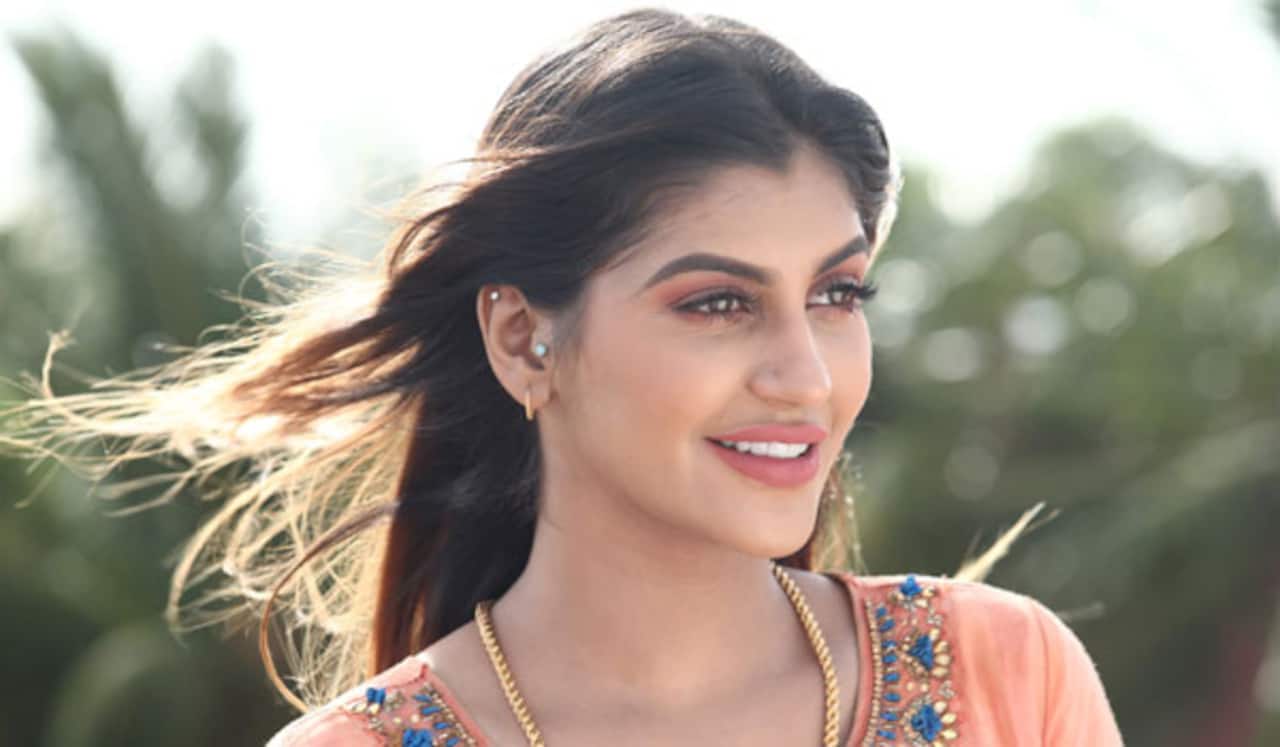 24 மணி நேர கதையில் யாஷிகா