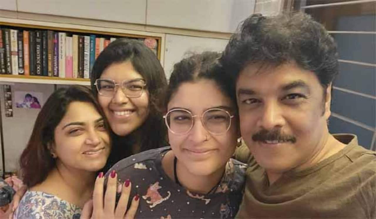 என்னுடைய பலமும், பலவீனமும் இவர்கள் தான்! குஷ்பூ வெளியிட்ட புகைப்படம்!