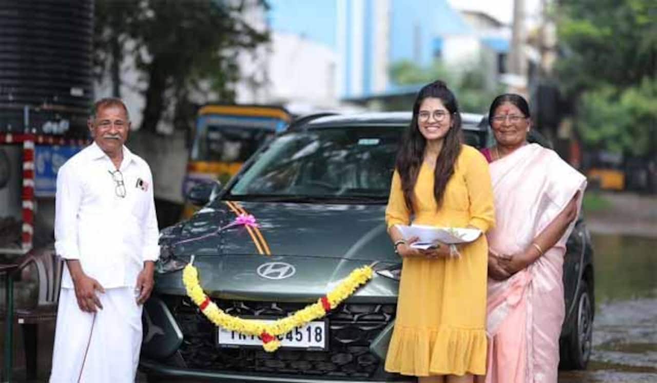 புதுகார் வாங்கி அசத்திய வீஜே தீபிகா! குவியும் வாழ்த்துகள்