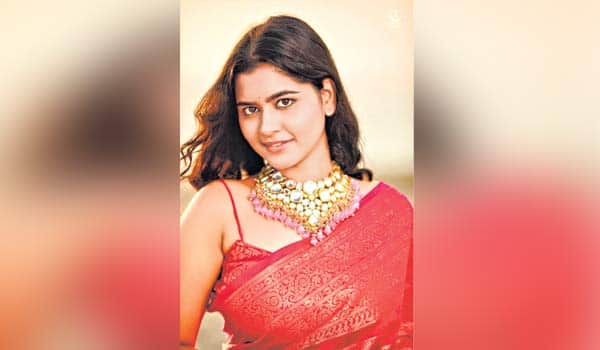 எனக்கு மேக்கப் செய்ய பிடிக்காது: சொல்கிறார் ‛தேன்மிட்டாய் தீபா